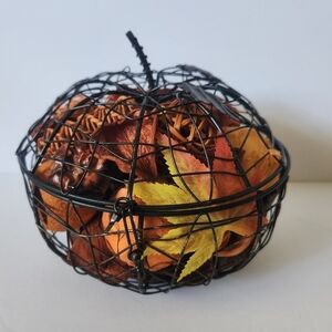 Autumn/Halloween  Wire Scented potpourri Filled Pumpkin Center Piece